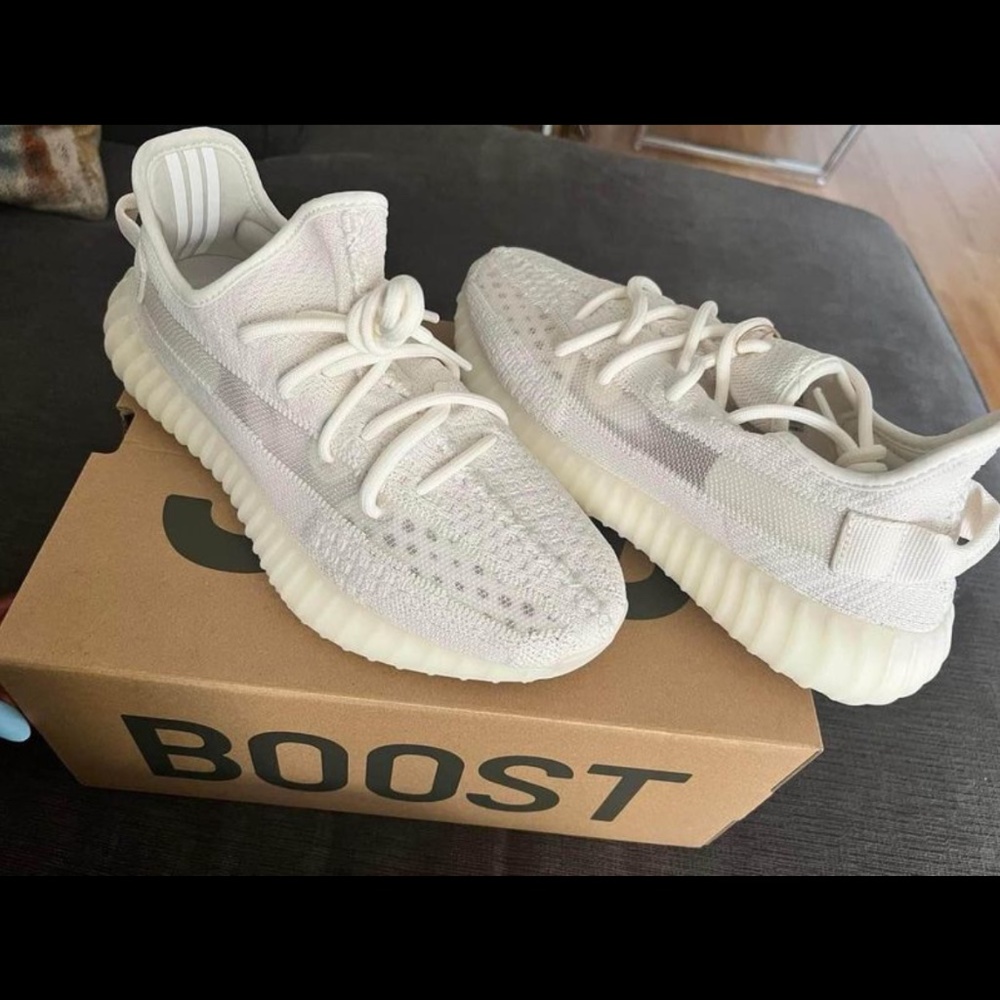 Yeezy Boost 350 V2